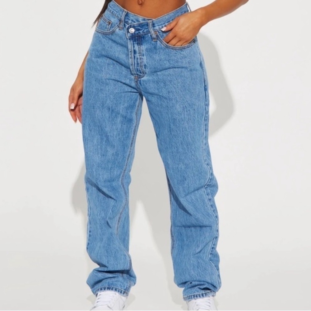 FashionNova Short Inseam Crossover Straight Leg Jeans womens size 3 - NWT